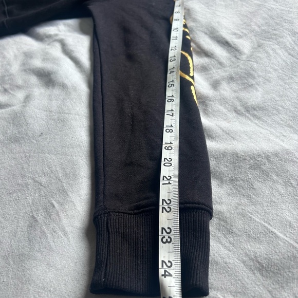 Ed Hardy Women's Cropped Black Graphic Crew Neck Sweater - Picture 5 of 7